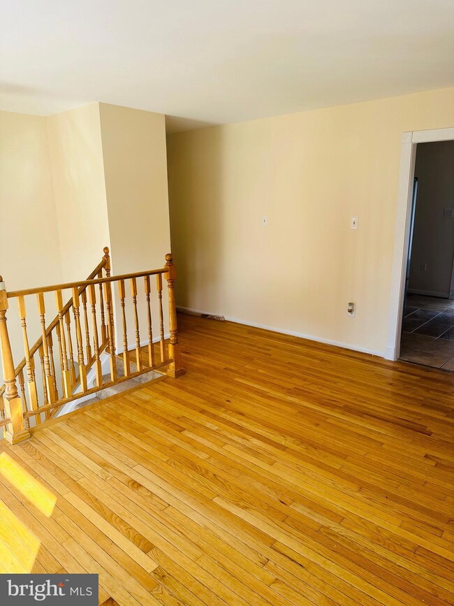 920 Philip Powers Dr, Laurel, MD 20707 - photo 2