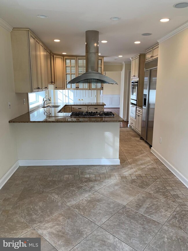 4105 Edgevale Ct, Chevy Chase, MD 20815 - photo 6