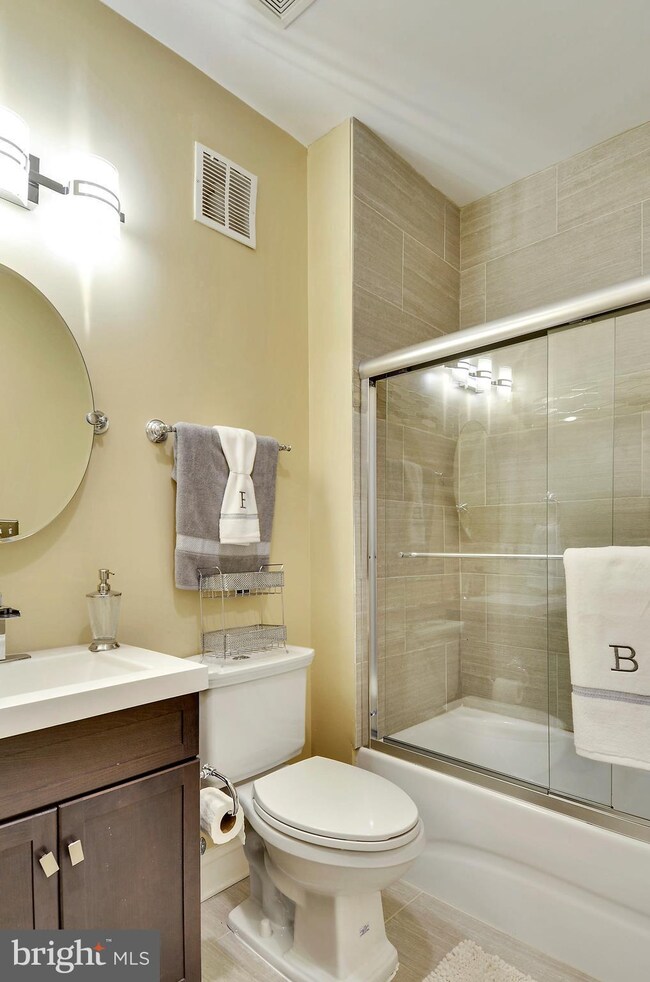 5219 D St SE, Washington, DC 20019 - photo 6