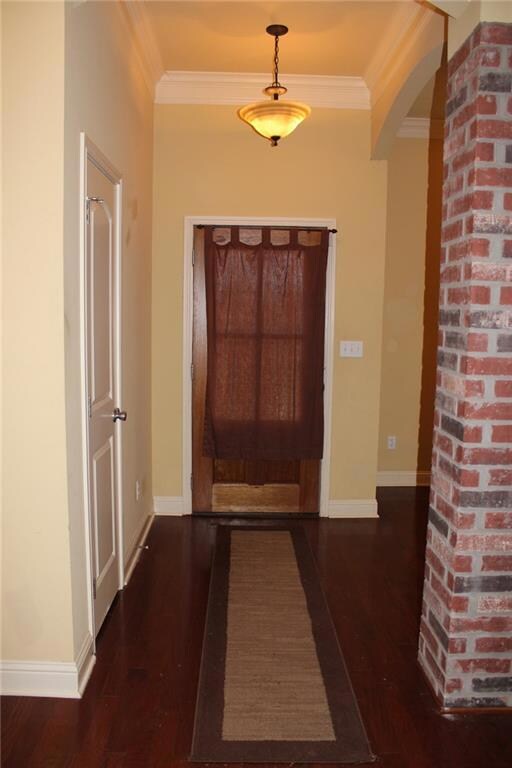 FOYER: Real wood flooring