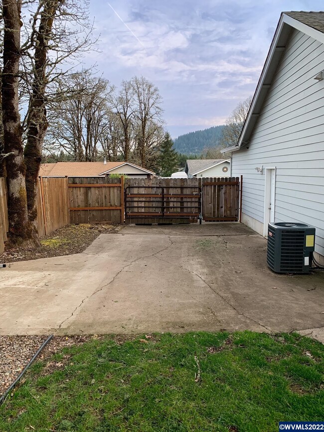 563 Dampier Dr, Philomath, OR 97370 - photo 5