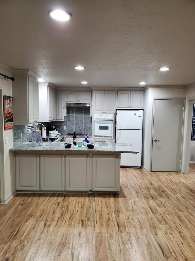 7422 Walling Ln, Dallas, TX 75231 - photo 4