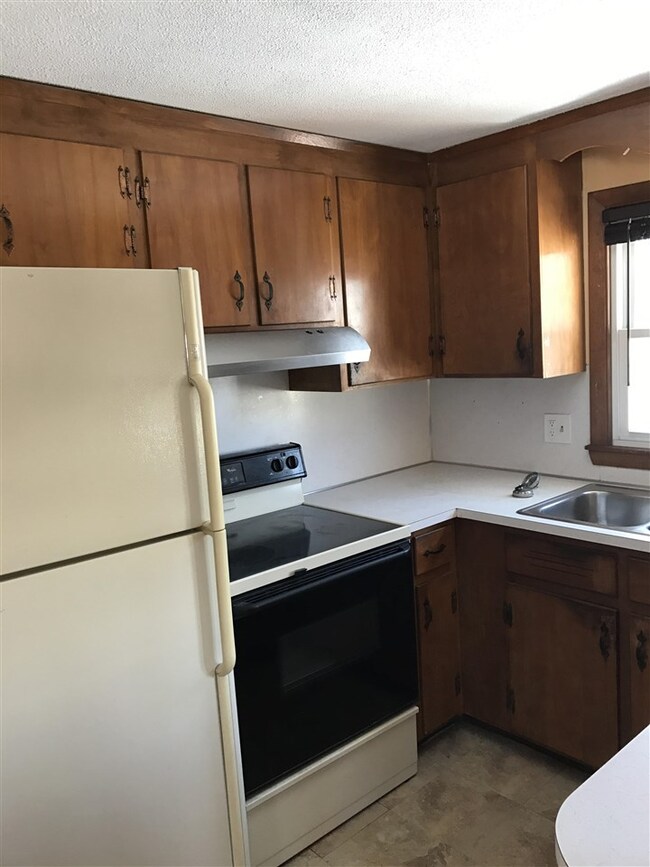 3 Cecile St, Nashua, NH 03060 - photo 6