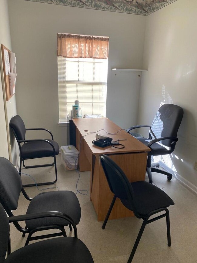 719 W Shotwell St, Bainbridge, GA 39819 - photo 4