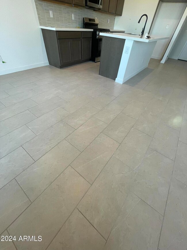 GP Lot 170 - Flooring