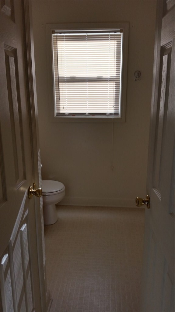 241 Lakewood Dr, Jacksonville, NC 28546 - photo 4