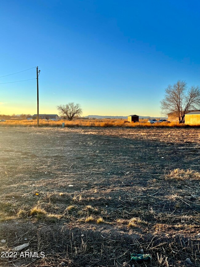 24260 N Marblehead Ave unit 1392, Paulden, AZ 86334 - photo 2