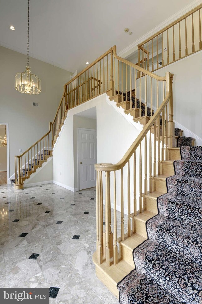 11629 Falls Rd, Potomac, MD 20854 - photo 2