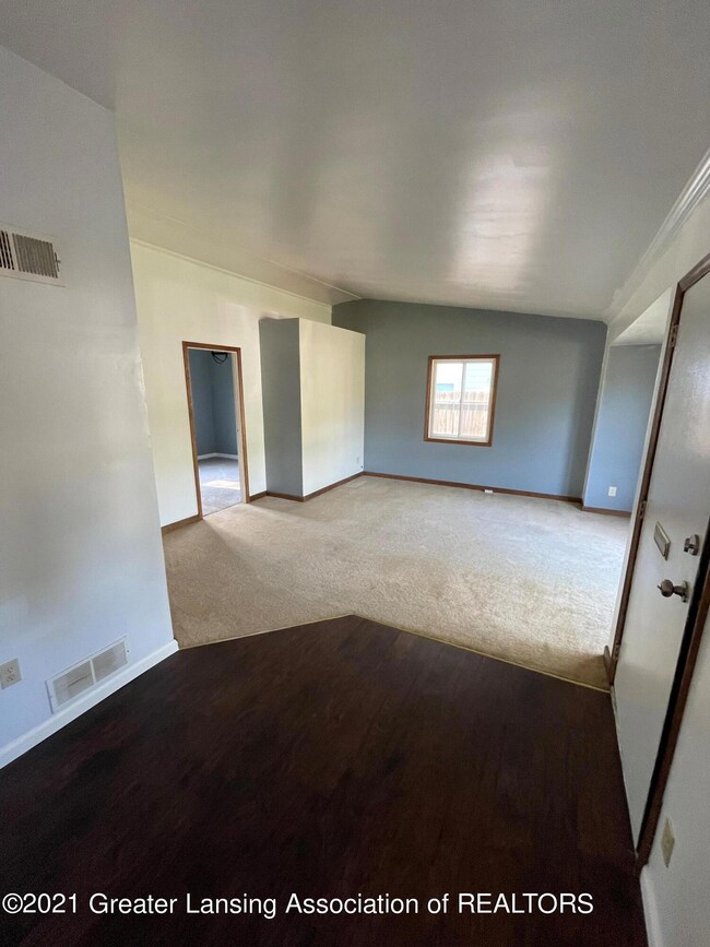 1024 Dornell Ave, Lansing, MI 48910 - photo 4