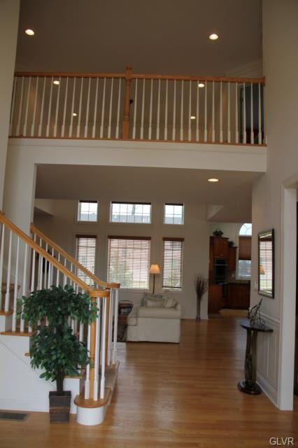 272 Sylvia Ln, Allentown, PA 18104 - photo 2