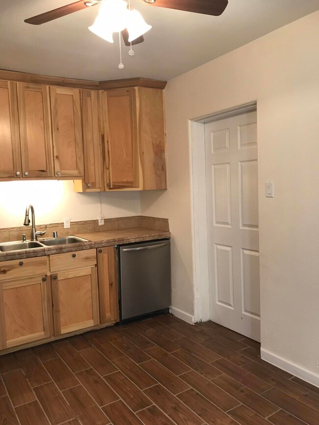 1037 Lariat St, El Paso, TX 79915 - photo 6