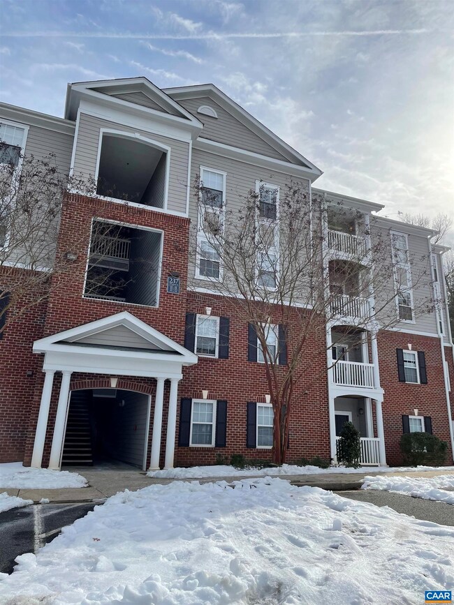 237 Yellowstone Dr unit 105, Charlottesville, VA 22903 - photo 5