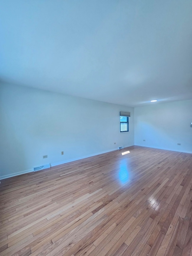 399 Purdue Ln, Elgin, IL 60123 - photo 4