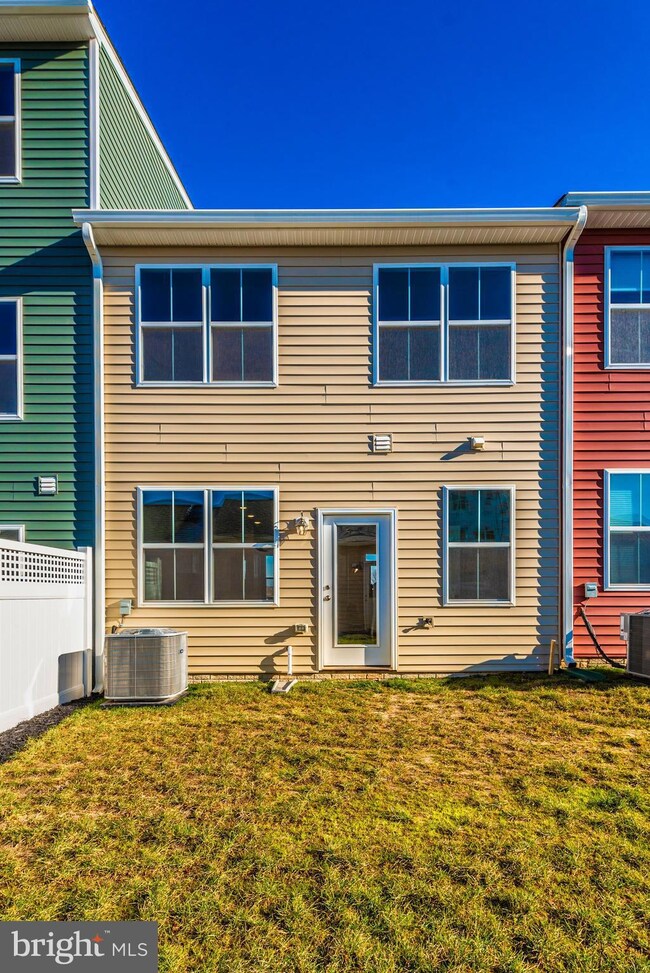 1305 Sandoval Ct, Frederick, MD 21702 - photo 2