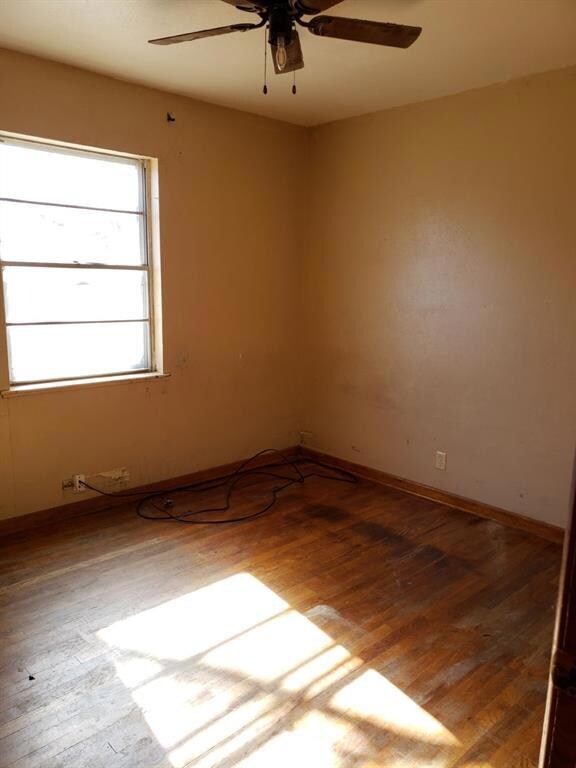 716 Shady Ln, Hurst, TX 76053 - photo 5