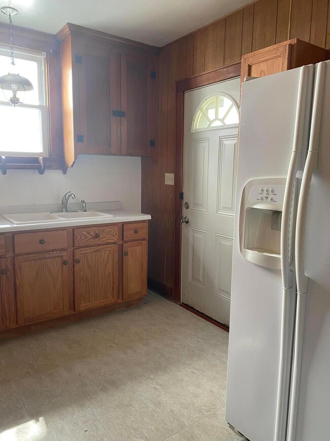 748 E Chestnut St, Lancaster, OH 43130 - photo 6