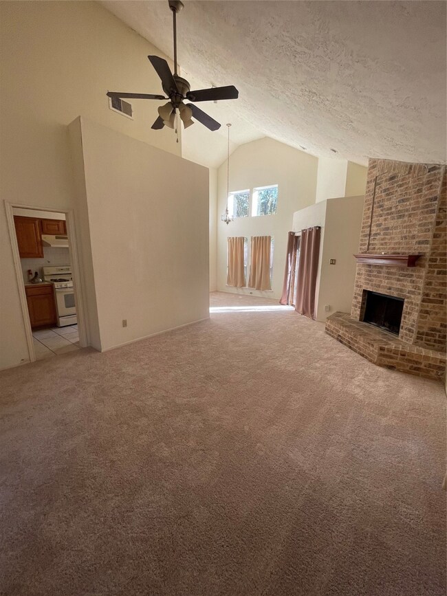 8606 Scenic Green Dr, Houston, TX 77088 - photo 2