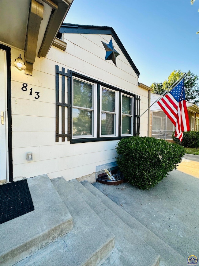 813 SW Webster Ave, Topeka, KS 66606 - photo 3