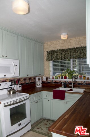 Sparkling kitchen