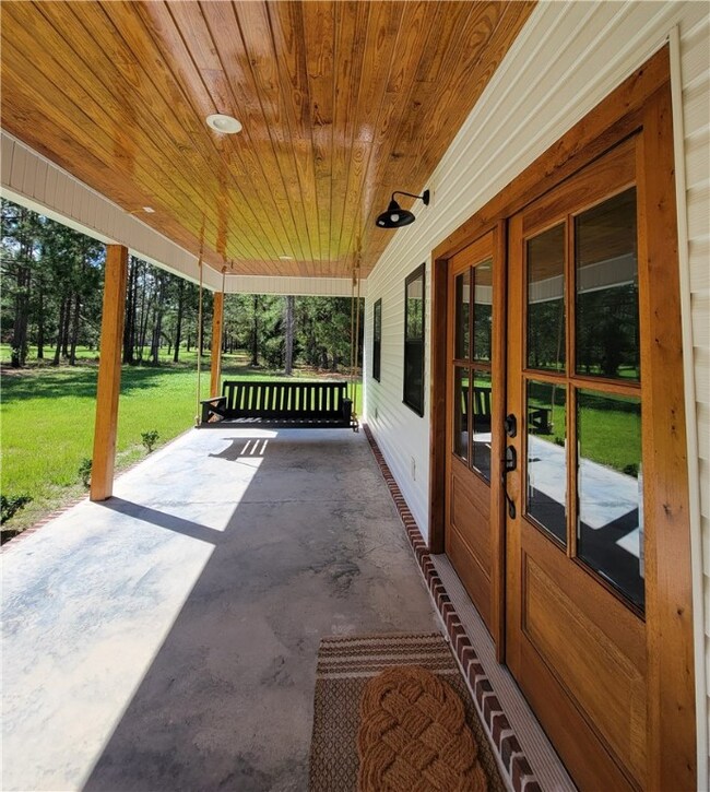 Stunning double door entry.