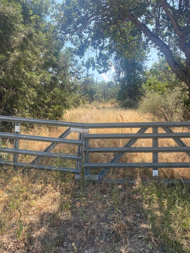 6285 Foley Ln, Central Point, OR 97502 - photo 4