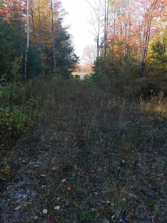 323 Beacon Hill Rd, Pembroke, NH 03275 - photo 3