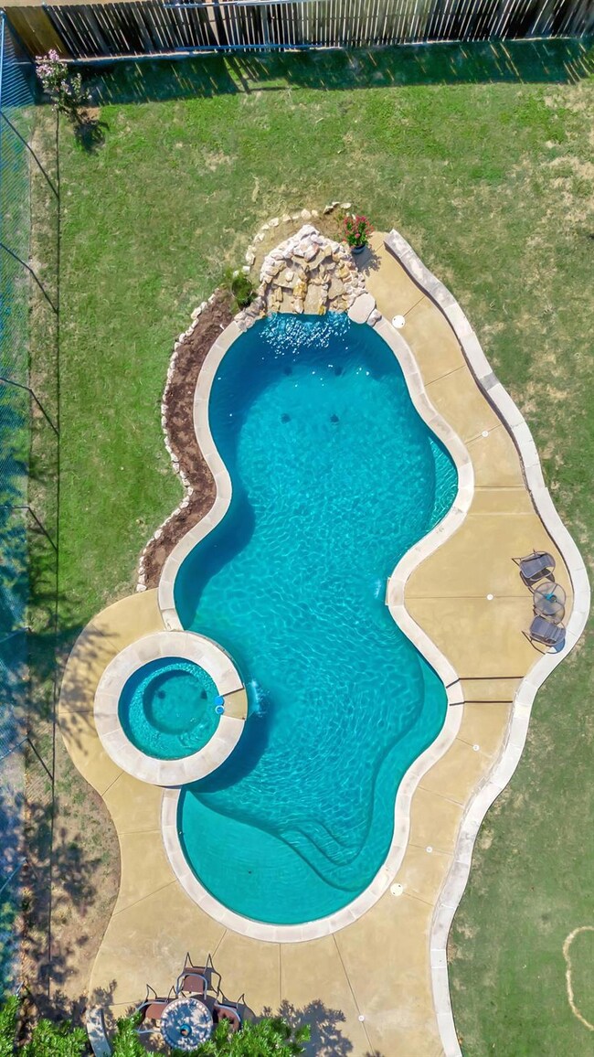 6609 Simmons Rd, North Richland Hills, TX 76182 - photo 2