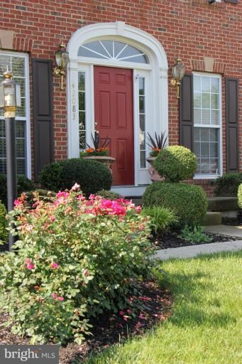 42083 Cherish Ct, Aldie, VA 20105 - photo 2