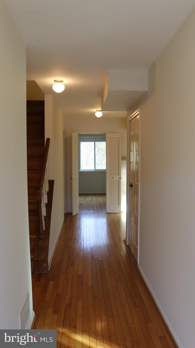 6051 Bonnie Bern Ct, Burke, VA 22015 - photo 2