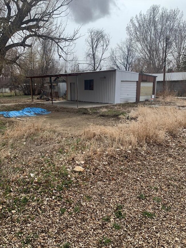 602 S 5th St, Basin, WY 82410 - photo 5