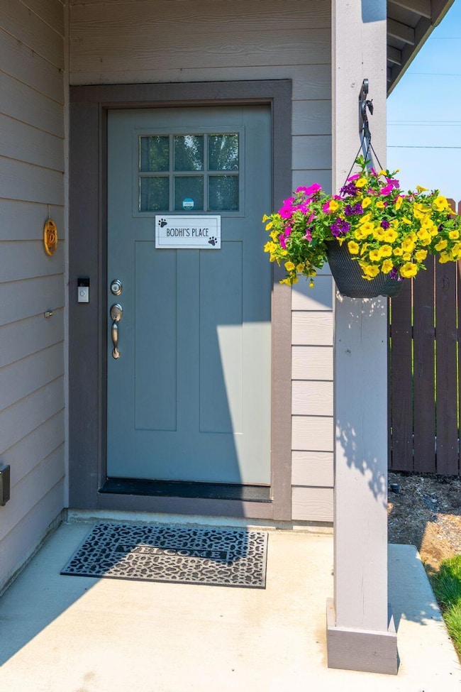 2911 NW Hemlock Ln, Redmond, OR 97756 - photo 2