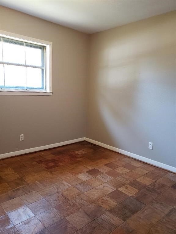 10522 Royal Oaks Dr, Houston, TX 77016 - photo 4