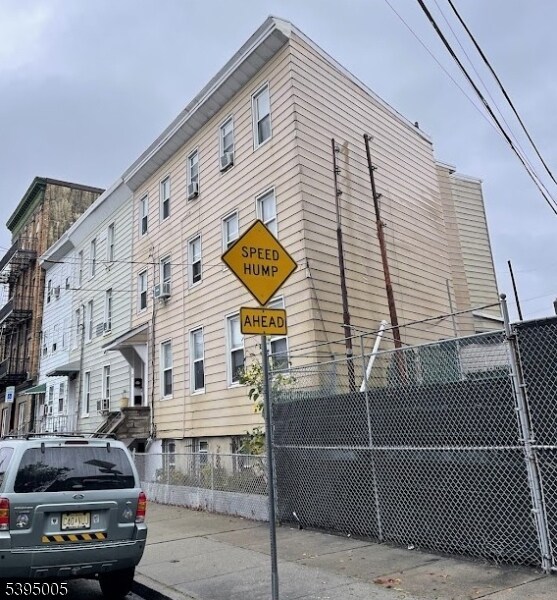 10 Monroe St unit 12, Newark, NJ 07105 - photo 2