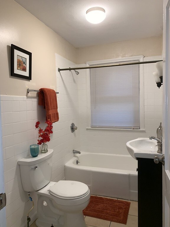 36 Berlin St, Springfield, MA 01109 - photo 6