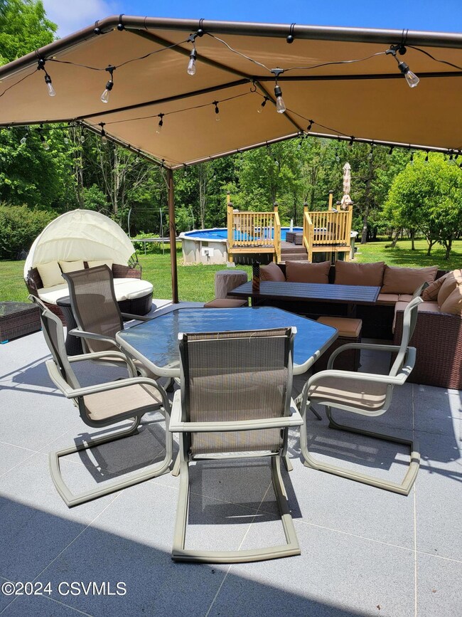 105 Harvey St, Coal Township, PA 17866 - photo 5