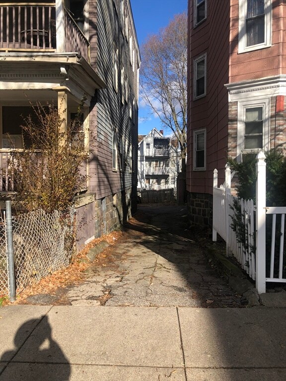 10 Hosmer St, Mattapan, MA 02126 - photo 5