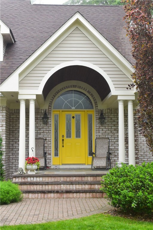 10 Lace Cir, Cranston, RI 02921 - photo 3