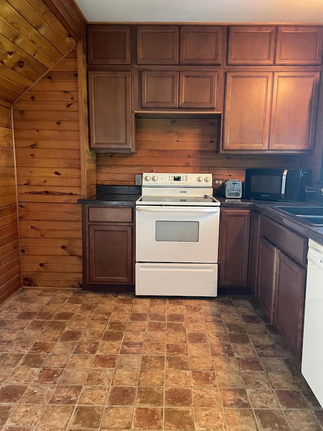 1224 Saint Joseph Ave, Albert Lea, MN 56007 - photo 7