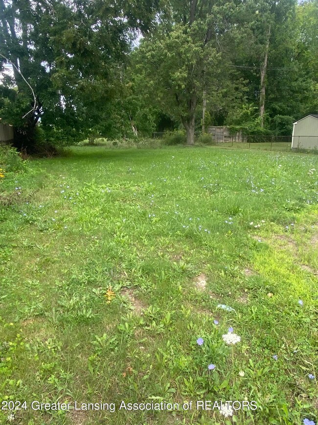 1115 Boynton Dr, Lansing, MI 48917 - photo 6