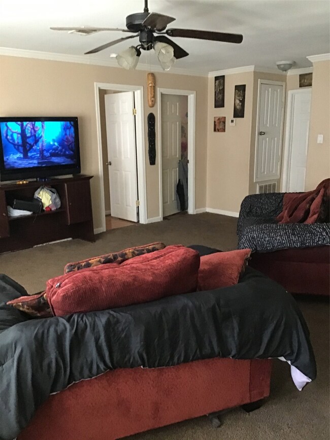 6810 Covington Dr, Houston, TX 77091 - photo 6