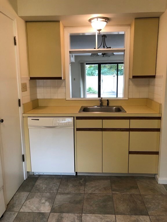 909 Windsor Dr unit 909, Framingham, MA 01701 - photo 3