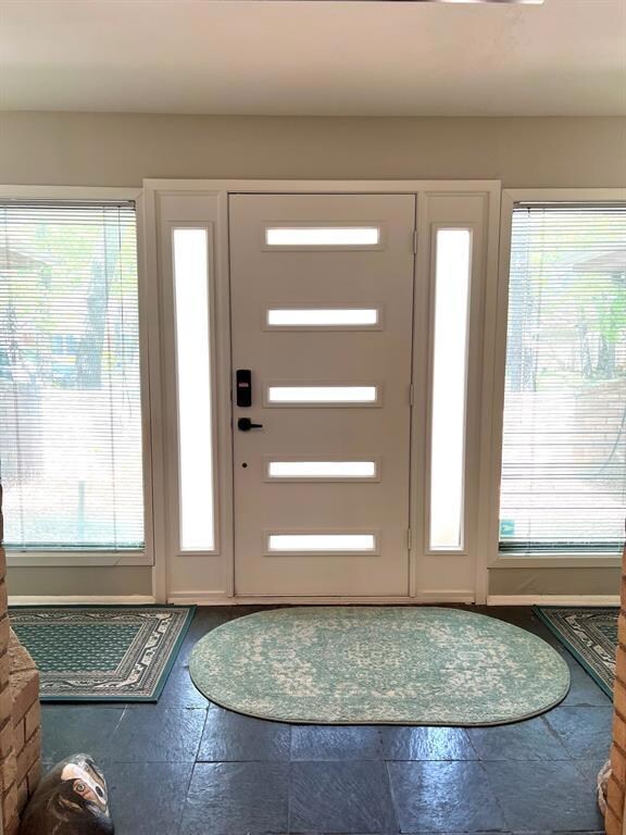 705 W Pleasantview Dr, Hurst, TX 76054 - photo 4