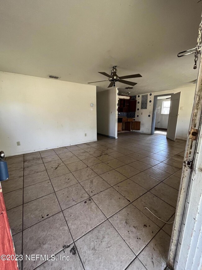 245 Bowlan St N, Jacksonville, FL 32211 - photo 5
