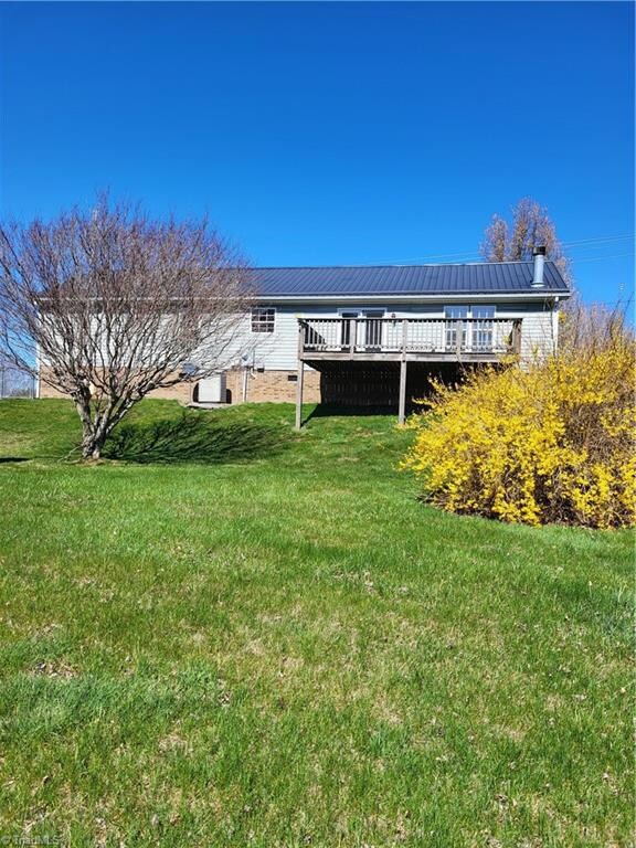 558 Wildcat Rd, Deep Gap, NC 28618 - photo 2