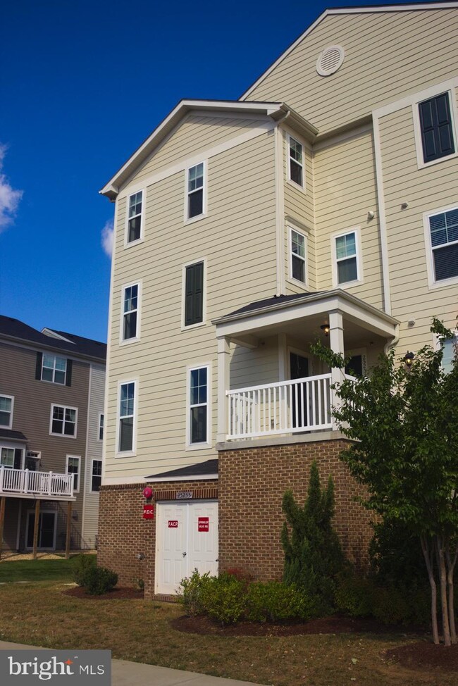 25255 Laureldale Terrace, Chantilly, VA 20152 - photo 4