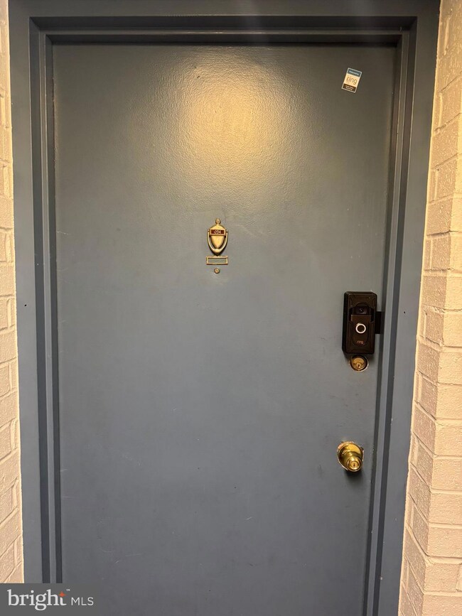 5911 Quantrell Ave unit 204, Alexandria, VA 22312 - photo 3