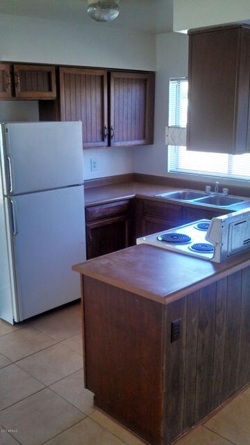 7520 W Heatherbrae Dr, Phoenix, AZ 85033 - photo 5