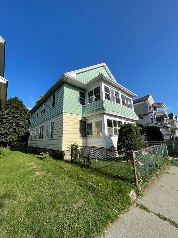 15 Dearborn St, Springfield, MA 01109 - photo 3