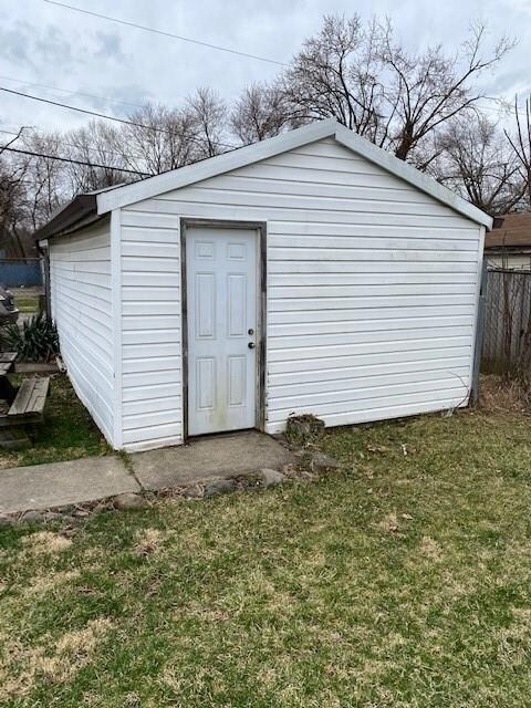4121 E 21st St, Indianapolis, IN 46218 - photo 3
