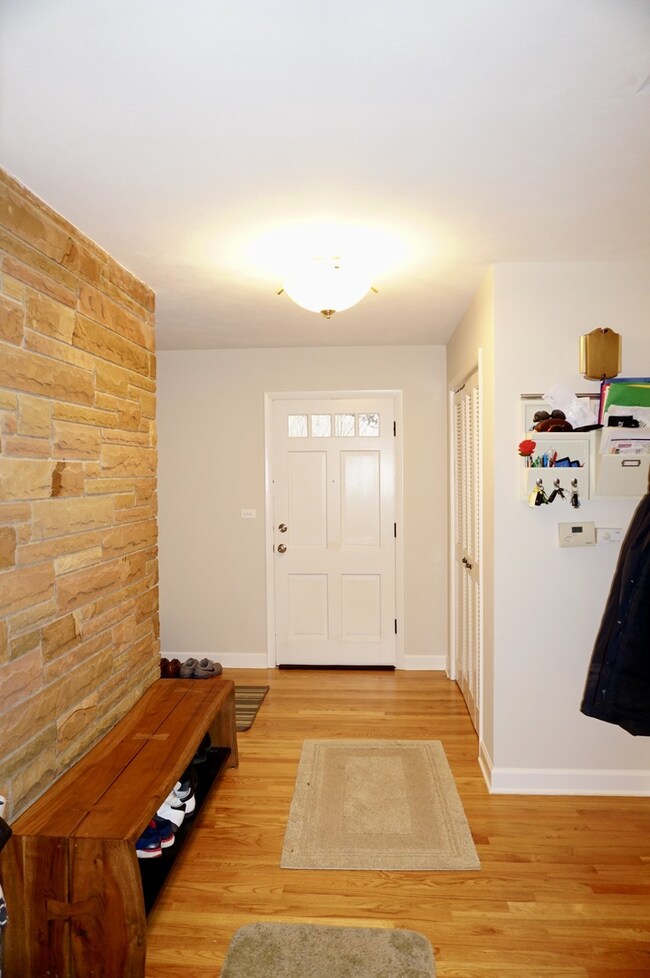 1120 Elizabeth Ave, Naperville, IL 60540 - photo 5